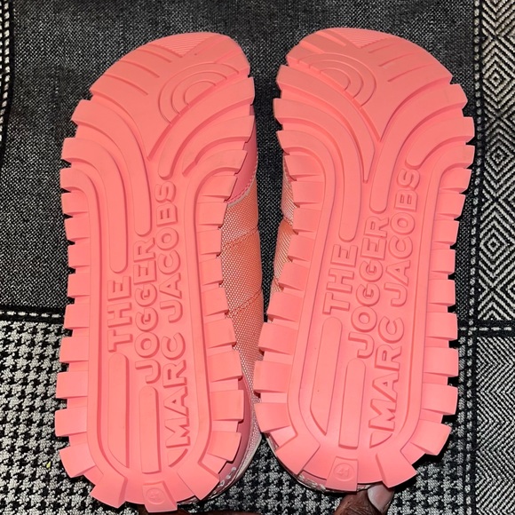 100% Authentic NWOB Marc Jacobs The Jogger rare color 🍑 🍣 🤩 (UPDATED) - Picture 3 of 4